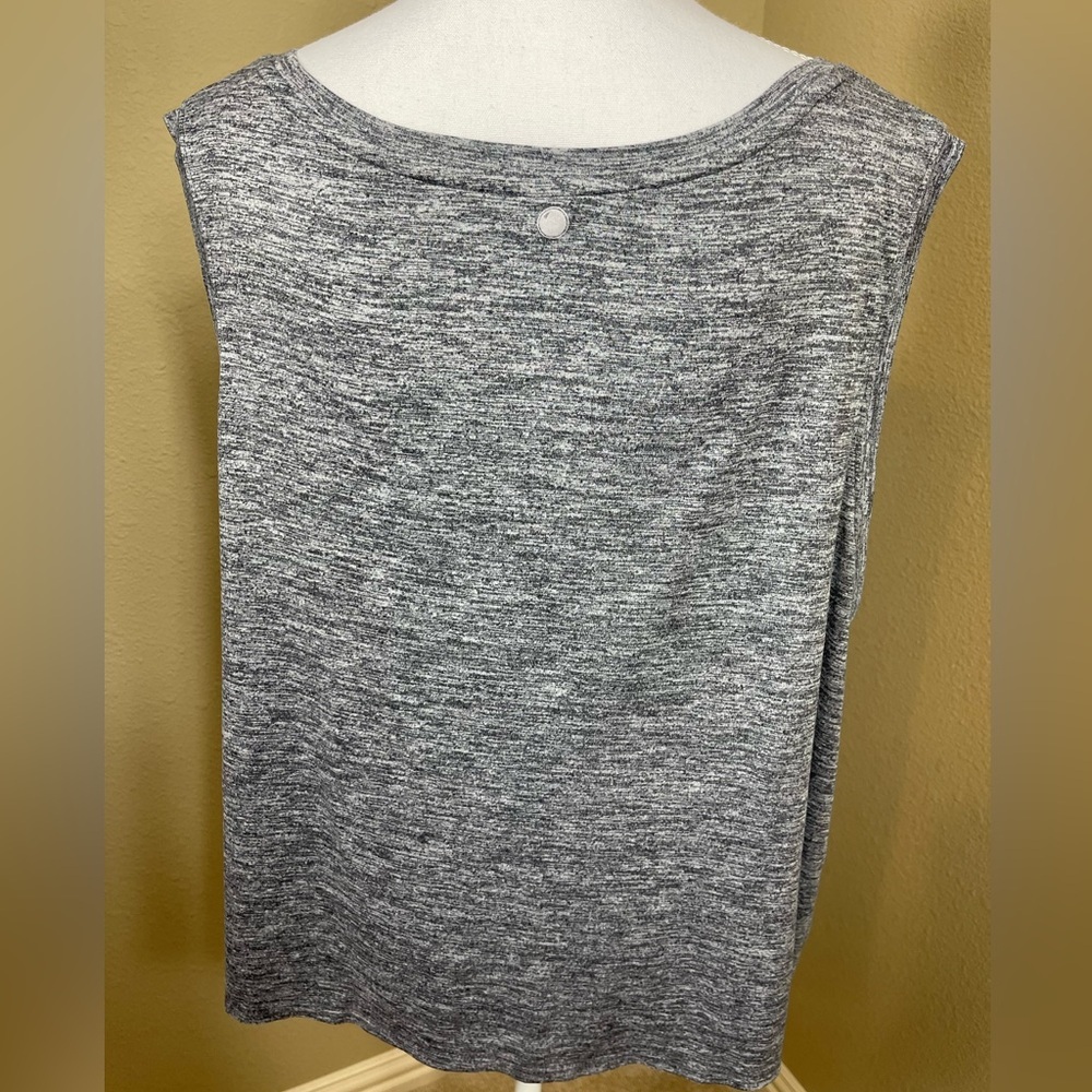 Yogalicious size XL sleeveless work out top - Picture 2 of 7